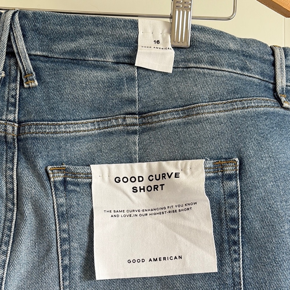 Good American Good Curve Shorts Blue Distressed High-Waisted - Picture 6 of 10